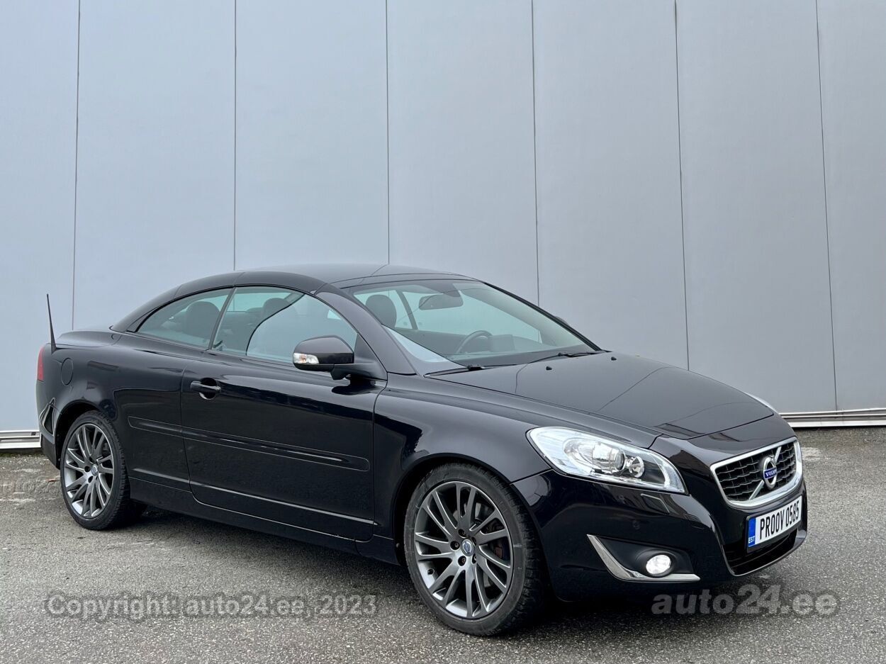 Volvo XC60 AWD Summum Polar+ 2.4 D4 133kW - Image 10