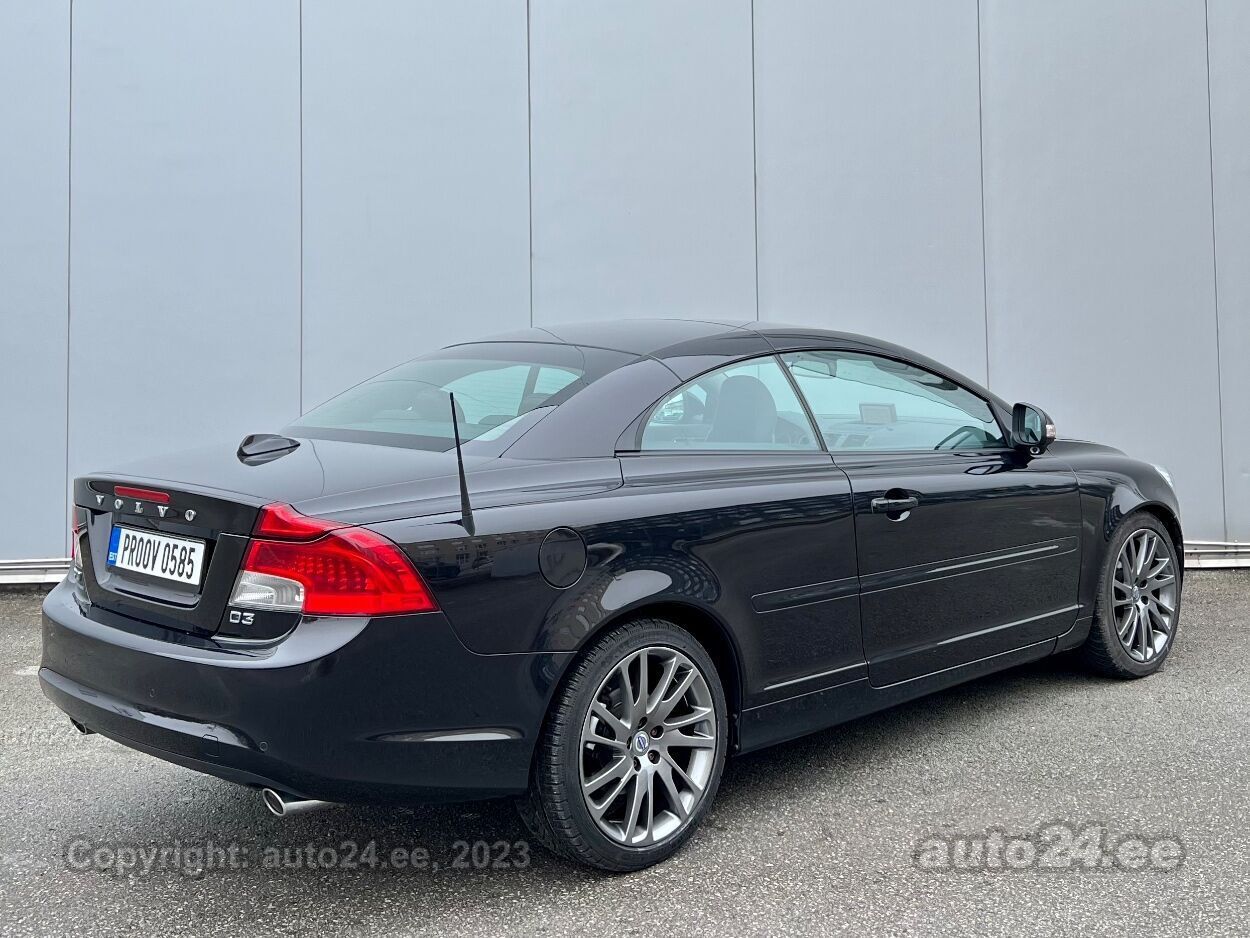 Volvo XC60 AWD Summum Polar+ 2.4 D4 133kW - Image 8